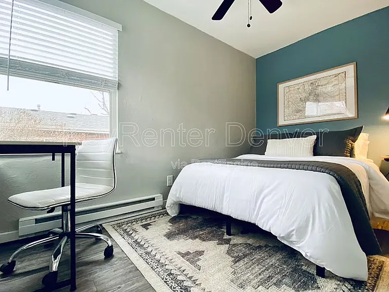 1454 N Ivy St — Photo 2