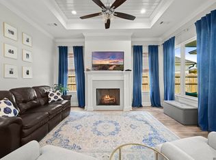 10432 Highland Lakes Dr, Denham Springs, LA 70726