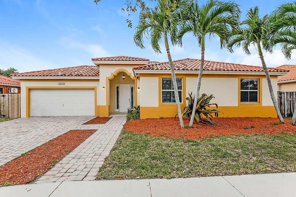 4 bed, 2.5 bath, 2468 sqft, $3,780 — Photo 1