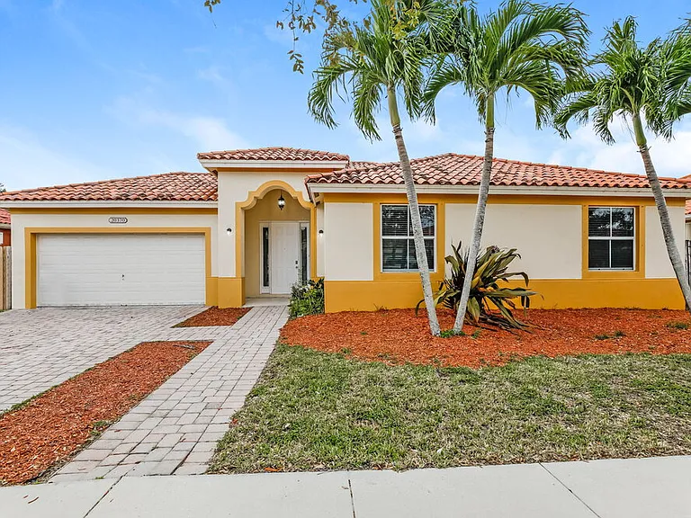 20370 SW 129th Pl — Photo 1