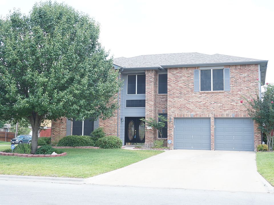 1st image of 100 E Iowa Dr