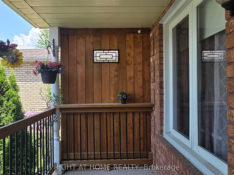 129 Heydon Ave — Photo 3