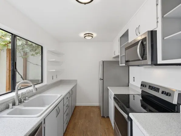 1919 Alameda De Las Pulgas APT 14, San Mateo, CA 94403
