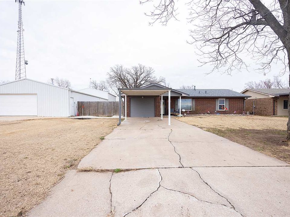1st image of 608 N Magnolia Ave