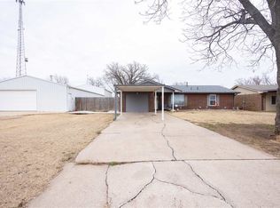 608 N Magnolia Ave, Newkirk, OK 74647