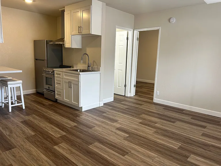 3294 Del Monte Boulevard — Photo 1