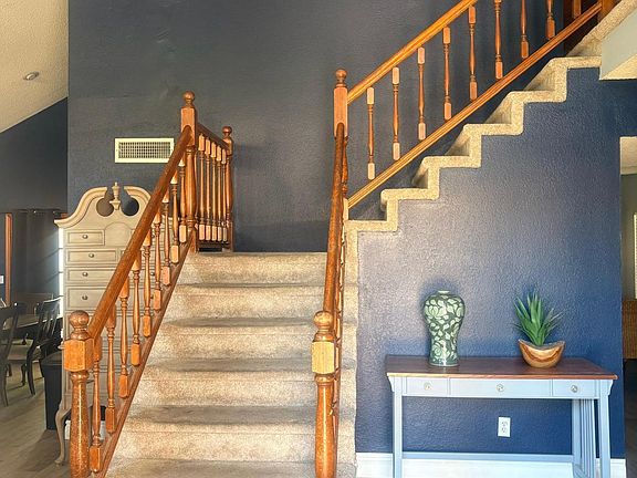 4th image of 820 E SAN REMO Avenue