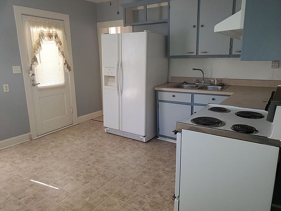 5th image of 200 Saint Marys Ct