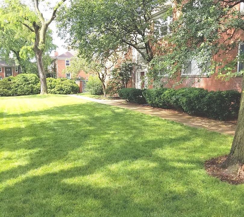 2nd image of 1933 W Albion Ave #2