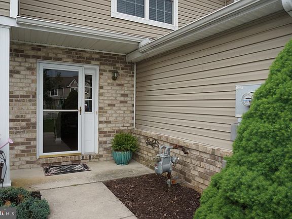 2nd image of 221 Autumn Woods Ct