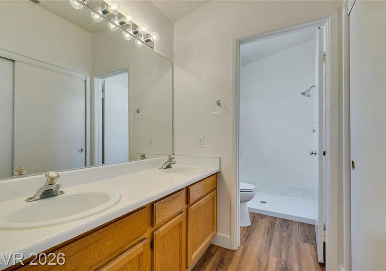 Charming Single-Story Home with Den, Covered Patio & Walk-In Closet — Photo 2