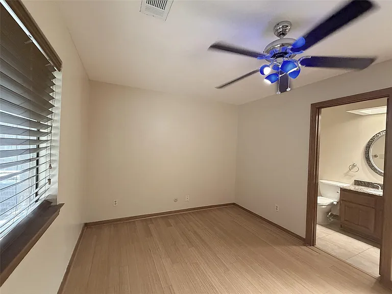 13103 Waldemere Dr — Photo 24