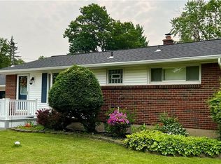 5653 Sterling Rd, Hamburg, NY 14075