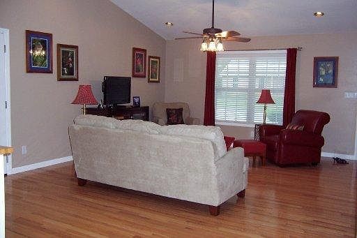 5th image of 3217 Willow Branch Cir