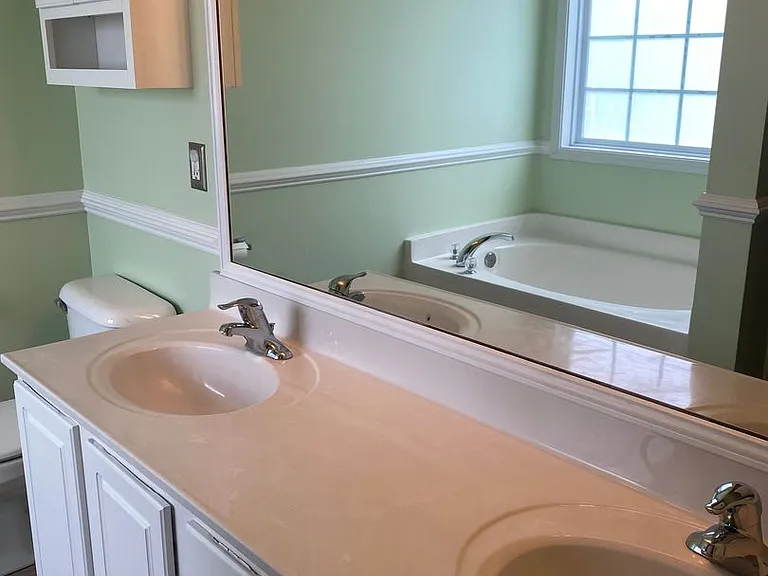 9837 N Olde Towne Wynd SE — Photo 13