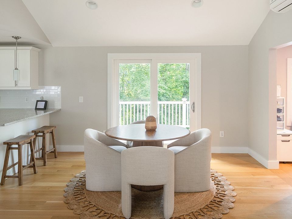 1st image of 109 Country Ln