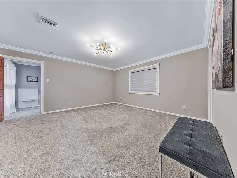 927 Montecito Dr — Photo 36