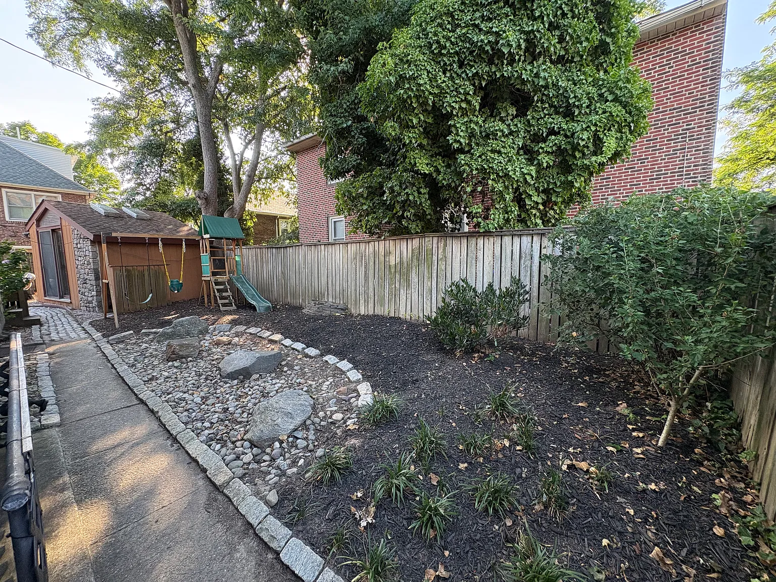 2 bed, 1825 sqft, $1,600 — Photo 2