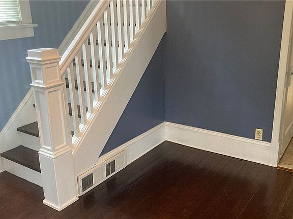 4th image of 721 Fenton St