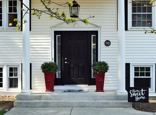 98 Brook St, Franklin, MA 02038