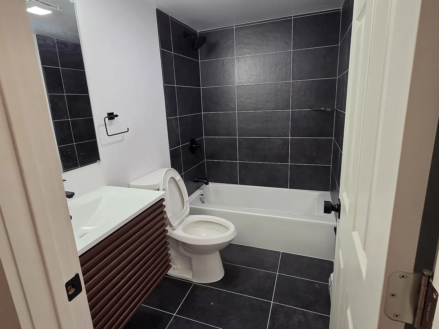 2 bed, 934 sqft, $1,850 — Photo 4