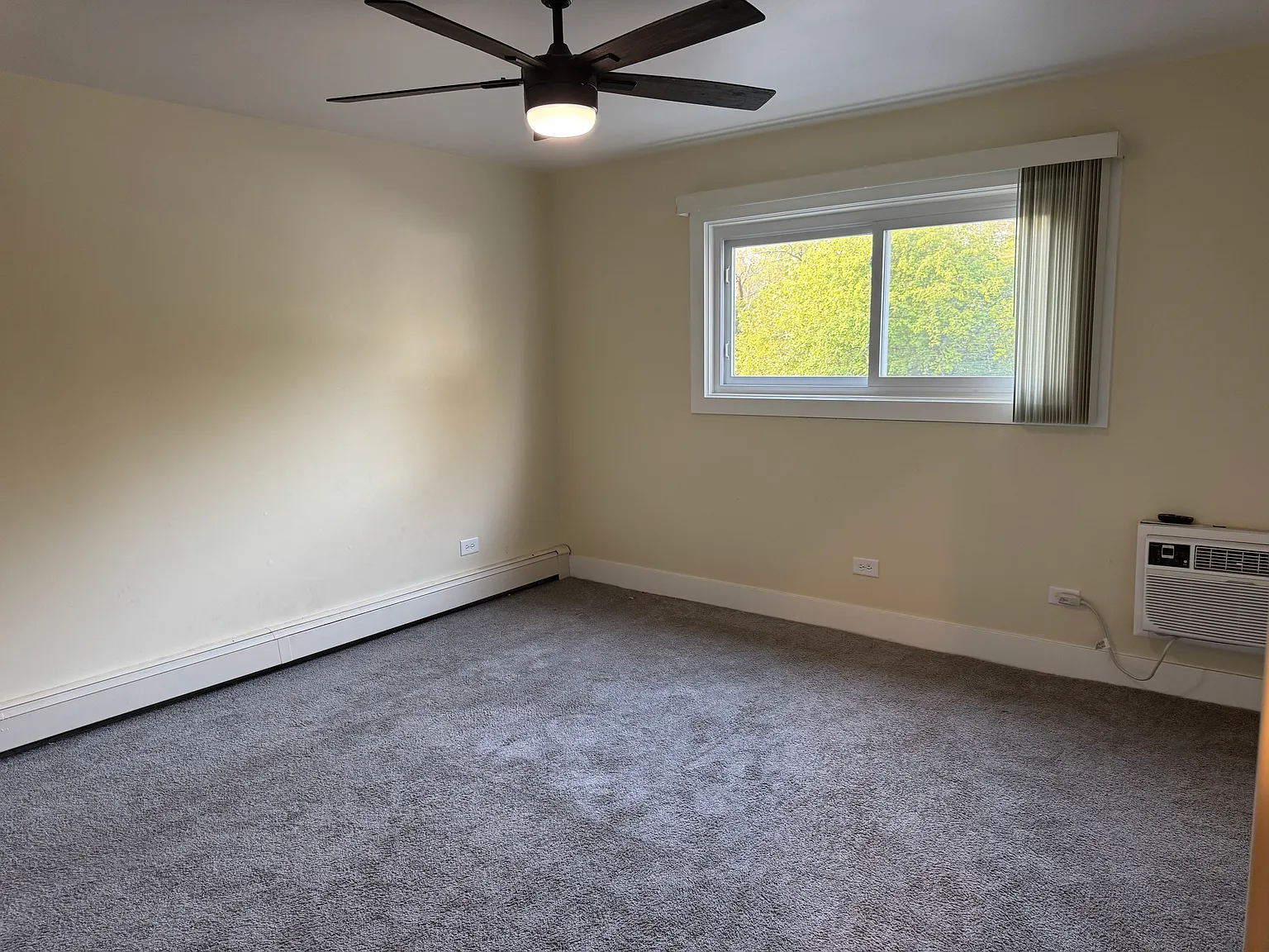 2 bed, $1,400 — Photo 4