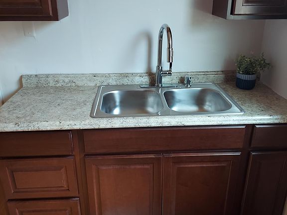 3rd image of 3303 Tyler Ave Floor 2