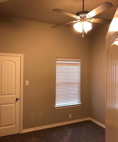 451 Silverton Dr — Photo 14