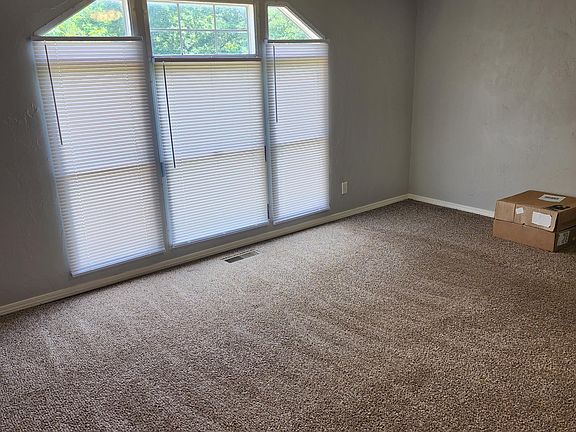 5th image of 10300 Liberty Oak