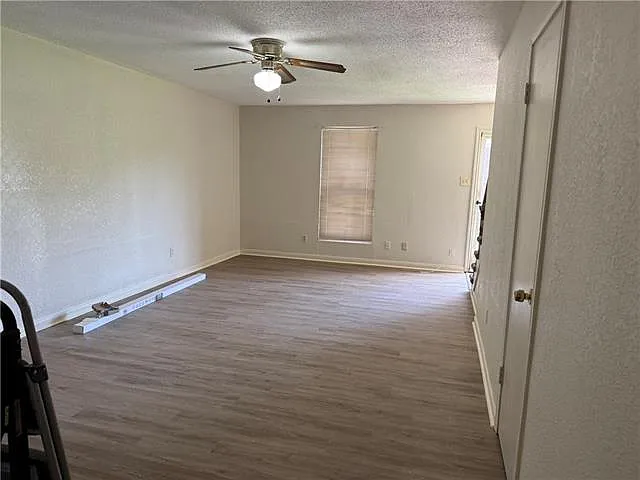 2 bed, 1.5 bath, 1180 sqft, $1,250 — Photo 4