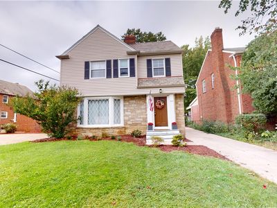 2412 Charney Rd, University Heights, OH, 44118
