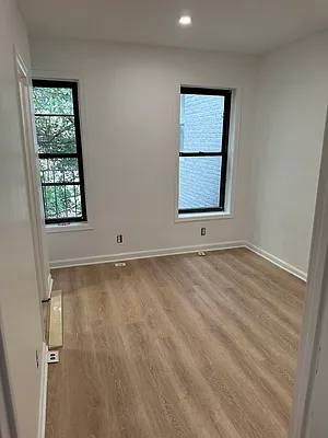 Rented by Urban Real Estate Property Group Inc | media 5