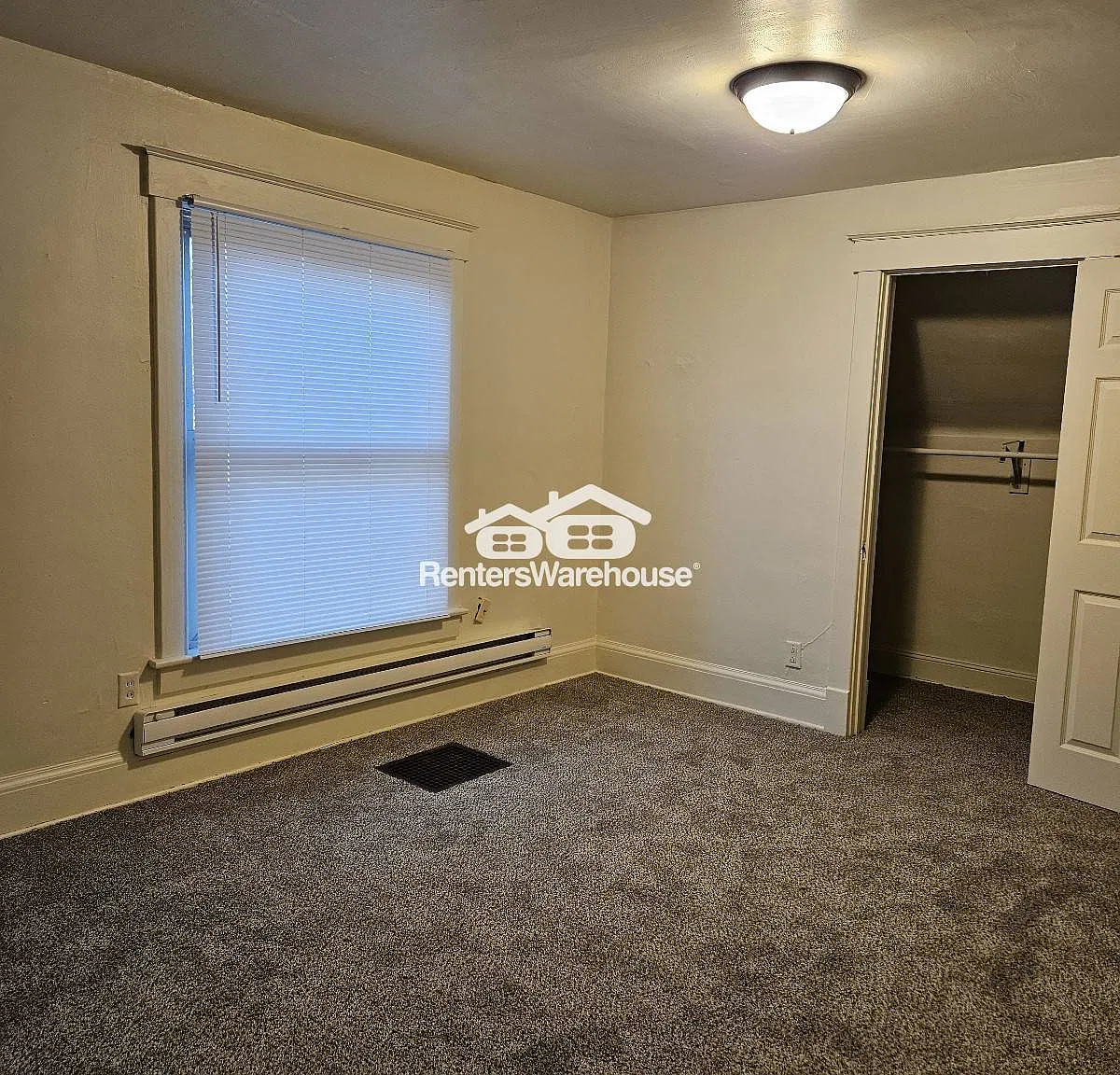 Drake Neighborhood 1 Bedroom/1 Bath — Photo 3