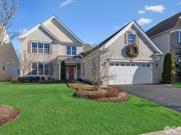 127 Tournament Dr, Monroe Township, NJ 08831