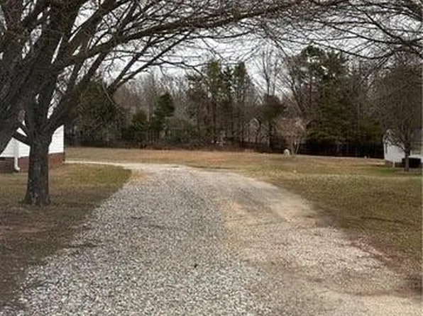 1541 Pecan Ln, Kernersville, NC 27284