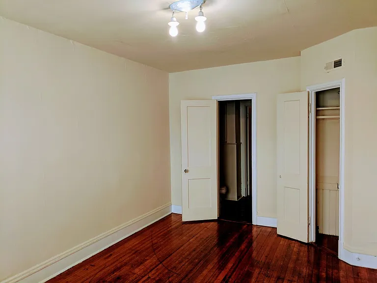 800 N. Sheppard St. — Photo 6