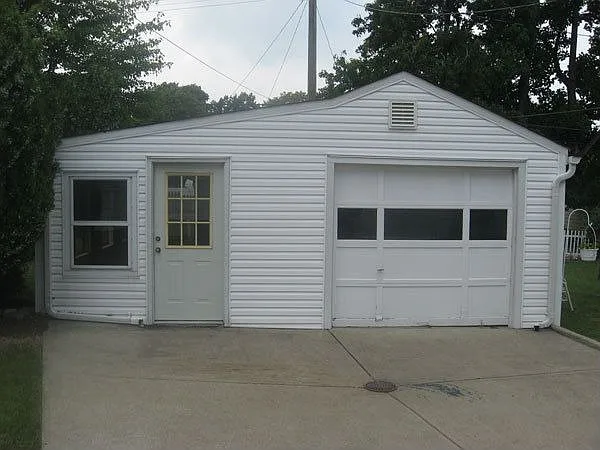 4476 Fulton Rd photo 1