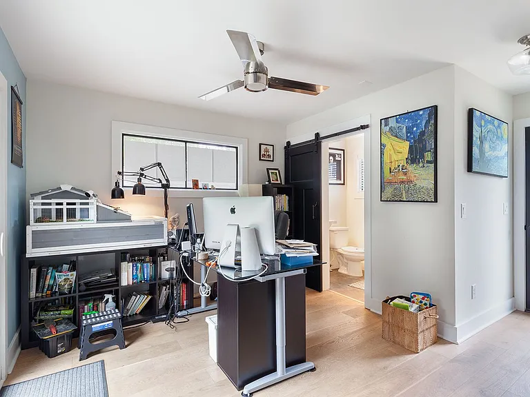 702 Grant Ter SE — Photo 34