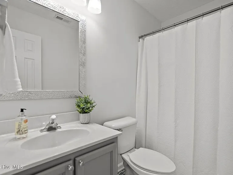 2511 Bradfield Ct — Photo 13