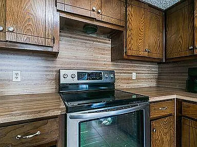 1721 N Gleason Ave — Photo 9