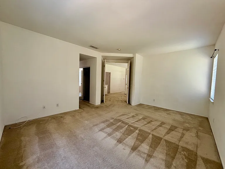 2737 Stonecutter St — Photo 10