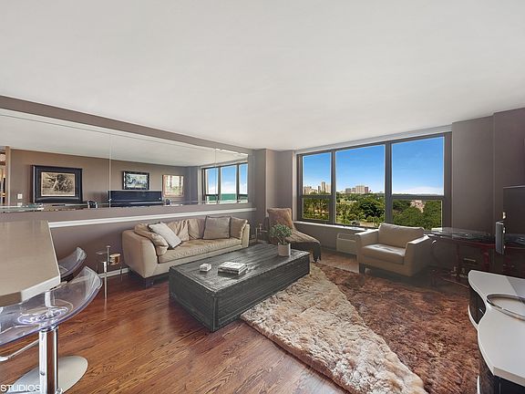 4th image of 1550 N Lake Shore Dr APT 7E