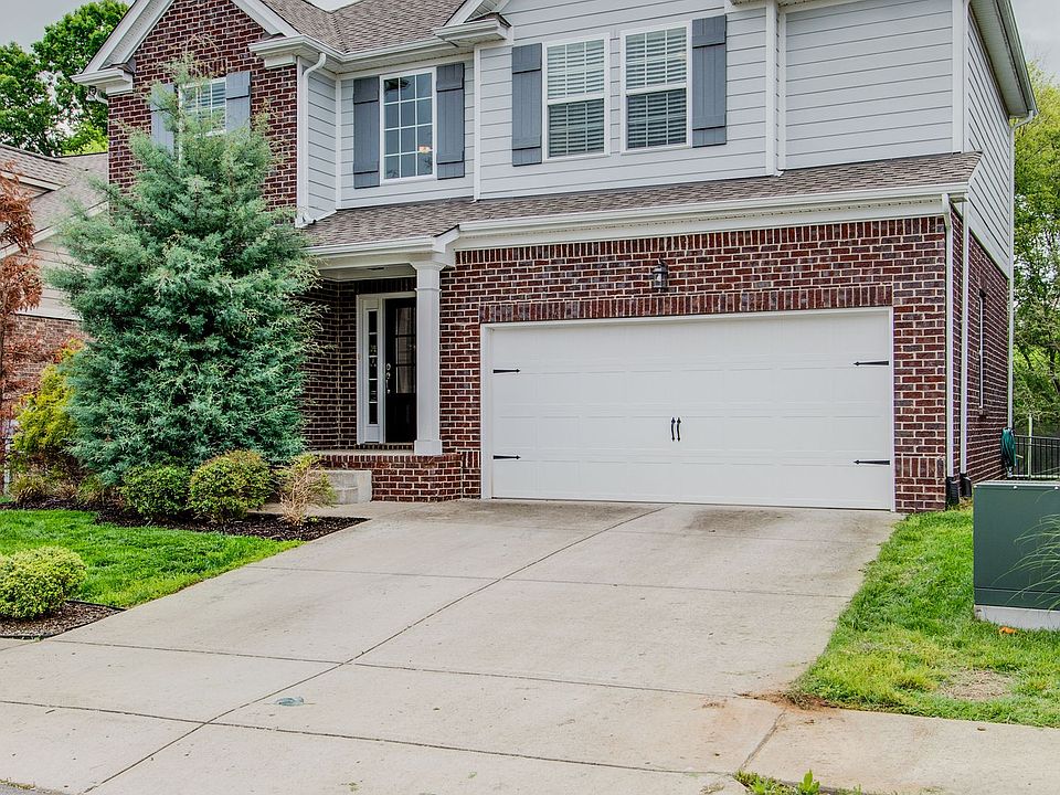 1st image of 2140 Ravenscourt Dr