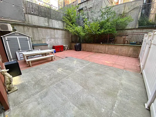 Rented by J PRESTON AND ASSOCIATES INC | media 18