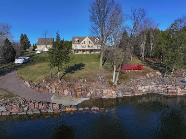 31 Pearl Bay Lane, Grand Isle, VT 05458