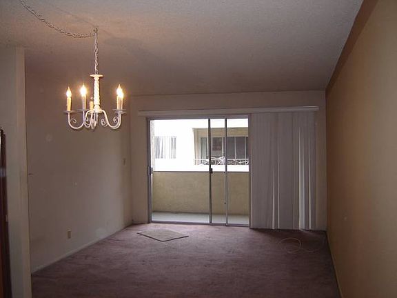 5th image of 425 Coronado Ave APT 207