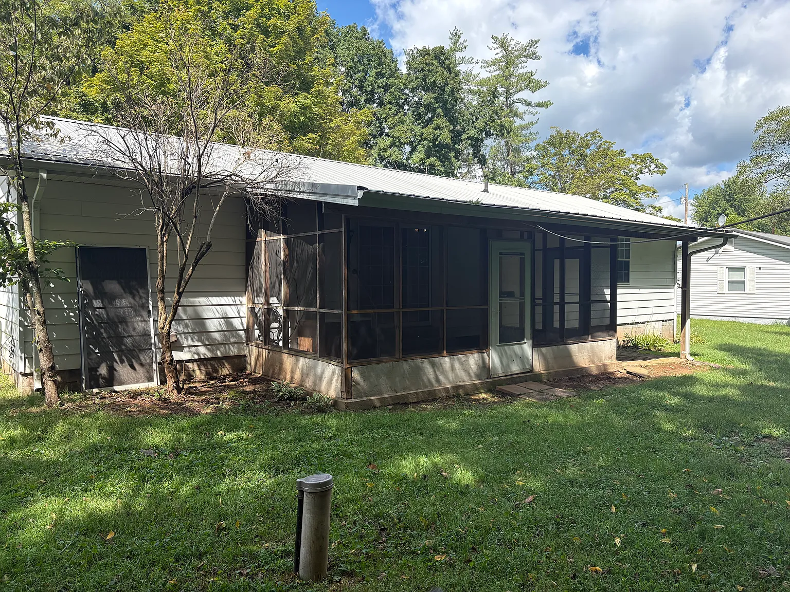 3 bed, $1,400 — Photo 4