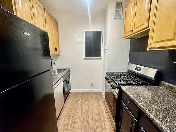 2nd image of 525 E 82nd St APT 1B