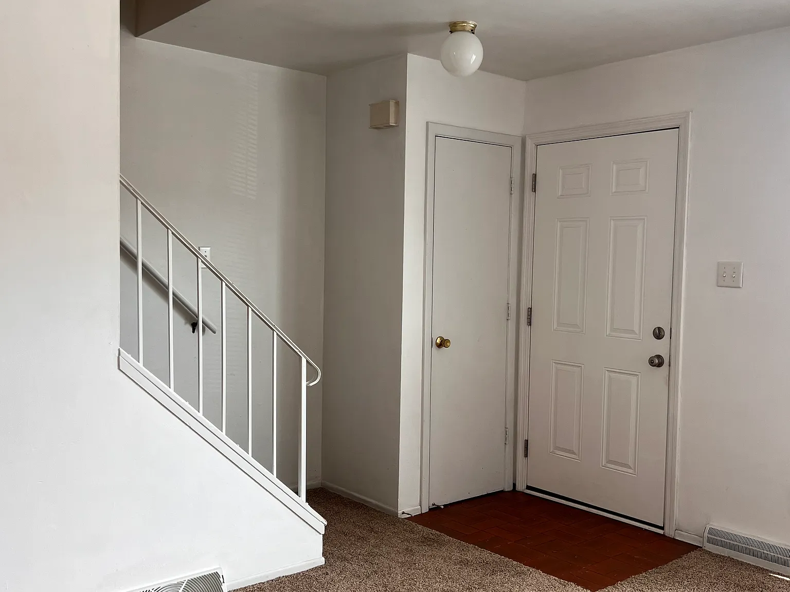 2 bed, 1.5 bath, $1,300 — Photo 2