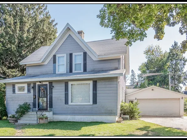 302 W Washington St, New London, WI 54961